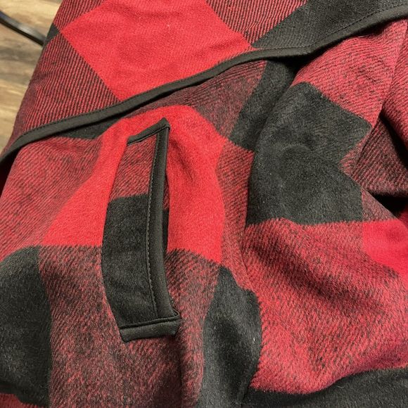 Flannel Vest Red & Black Buffalo Plaid Draping Open Front with Pockets - Picture 6 of 9
